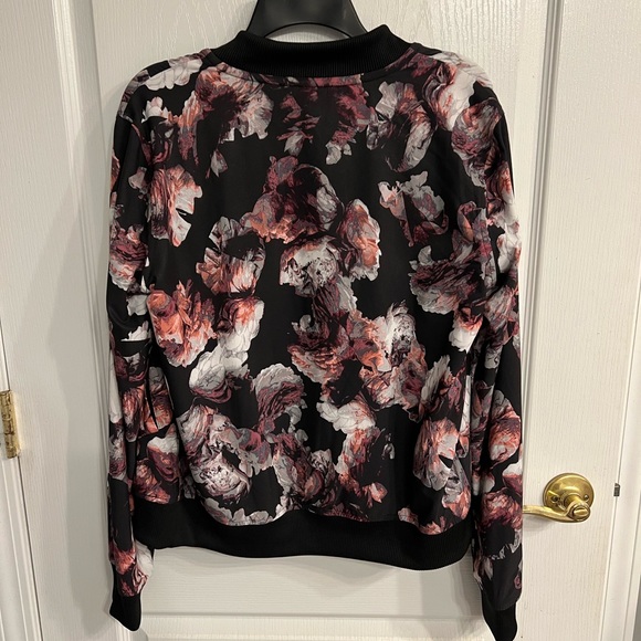 VS sport floral jacket - Picture 4 of 4
